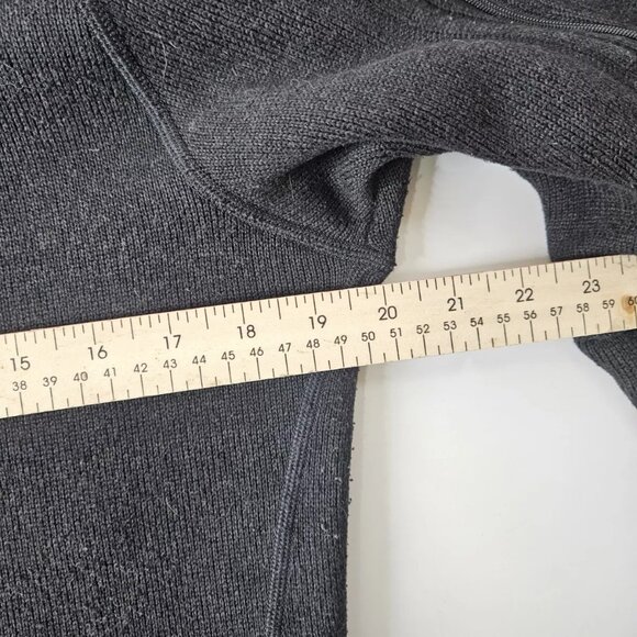 Patagonia Women's Black Full-Zip Sweater - Picture 5 of 9